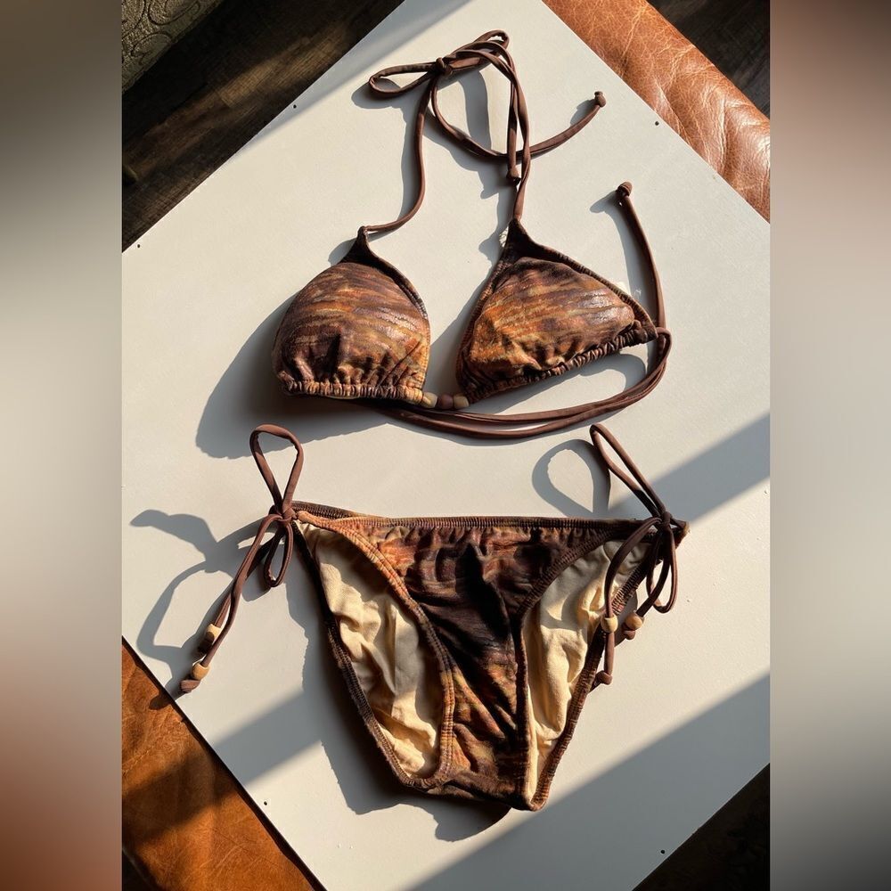 Women’s cute camo bikini